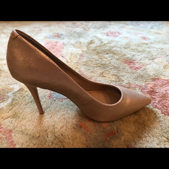 Gold Heels - Picture 3 of 3